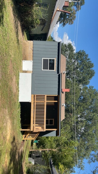 Building Photo - 237 Highview St