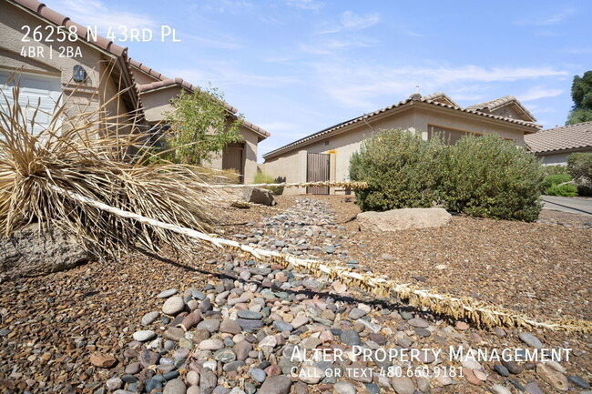 Building Photo - NEWER QUARTZ 4BR 2B