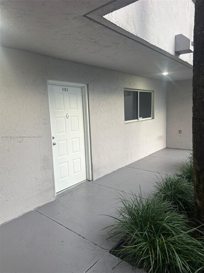 Building Photo - 2690 W 76th St