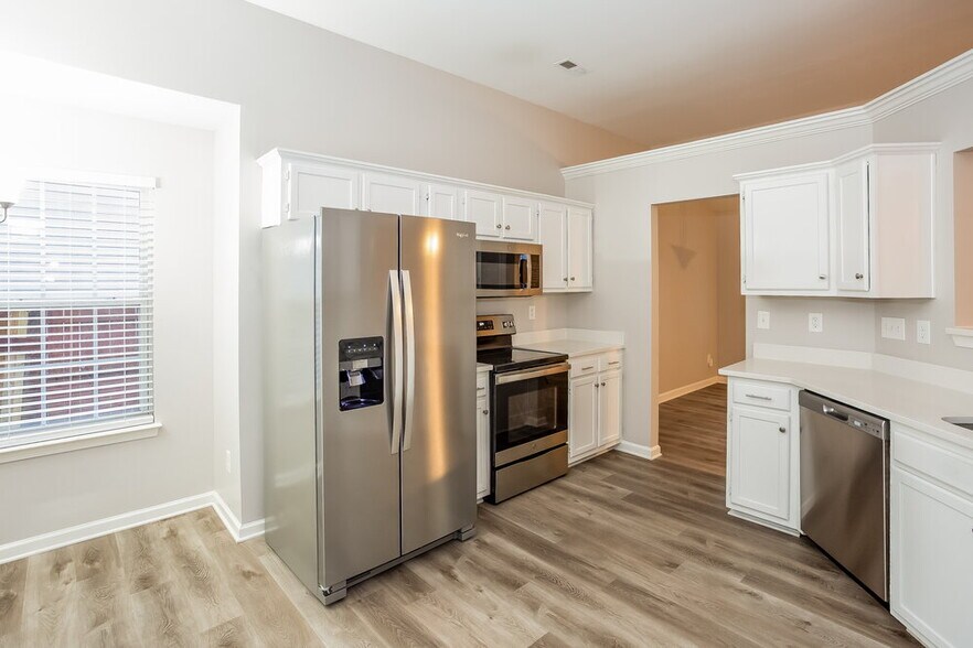 Building Photo - 6235 Red Clover Ln