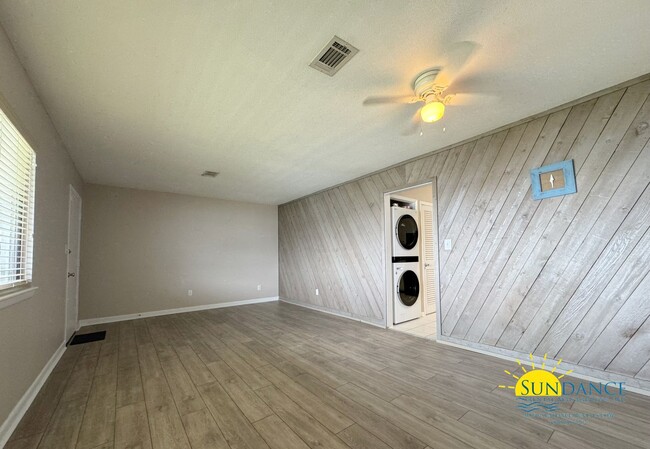 Building Photo - Renovated Waterfront Condo in Fort Walton ...