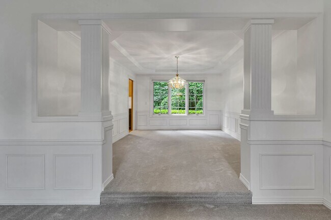 Building Photo - 16323 NE 50th Way