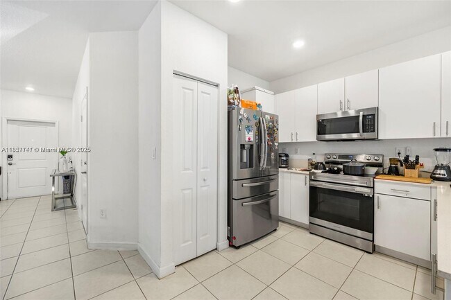Building Photo - 23404 SW 131st Ave