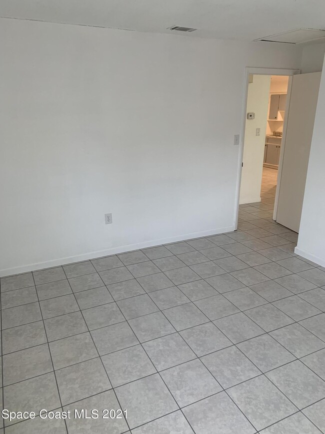 Building Photo - 741 Venus Dr