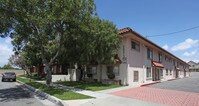 Building Photo - Paramount Apartments