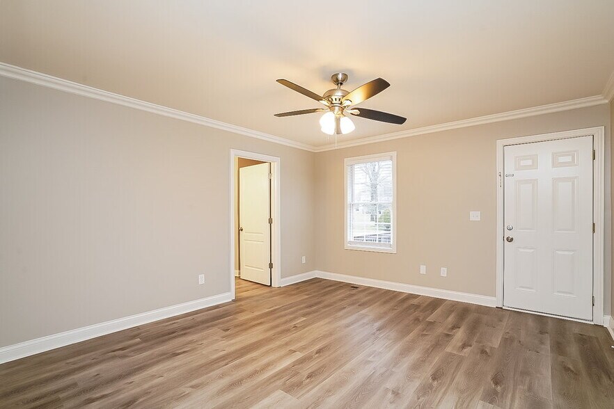 Building Photo - 505 Hopewood Ct