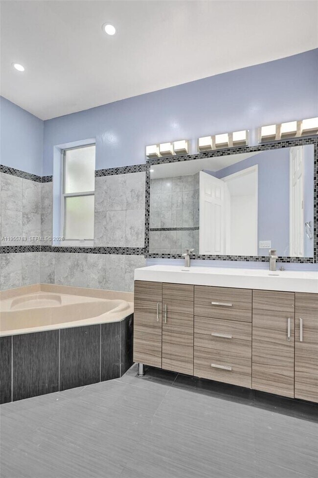 Building Photo - 1251 Hayes St