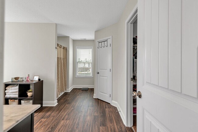 Building Photo - 301 Bear Run