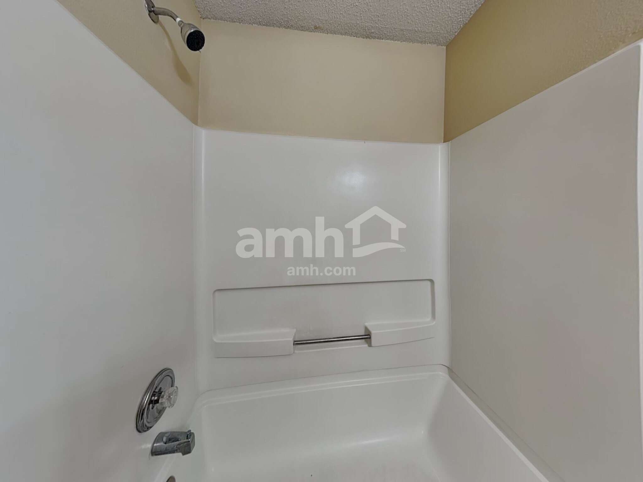 Building Photo - 1939 Dutch Elm Dr