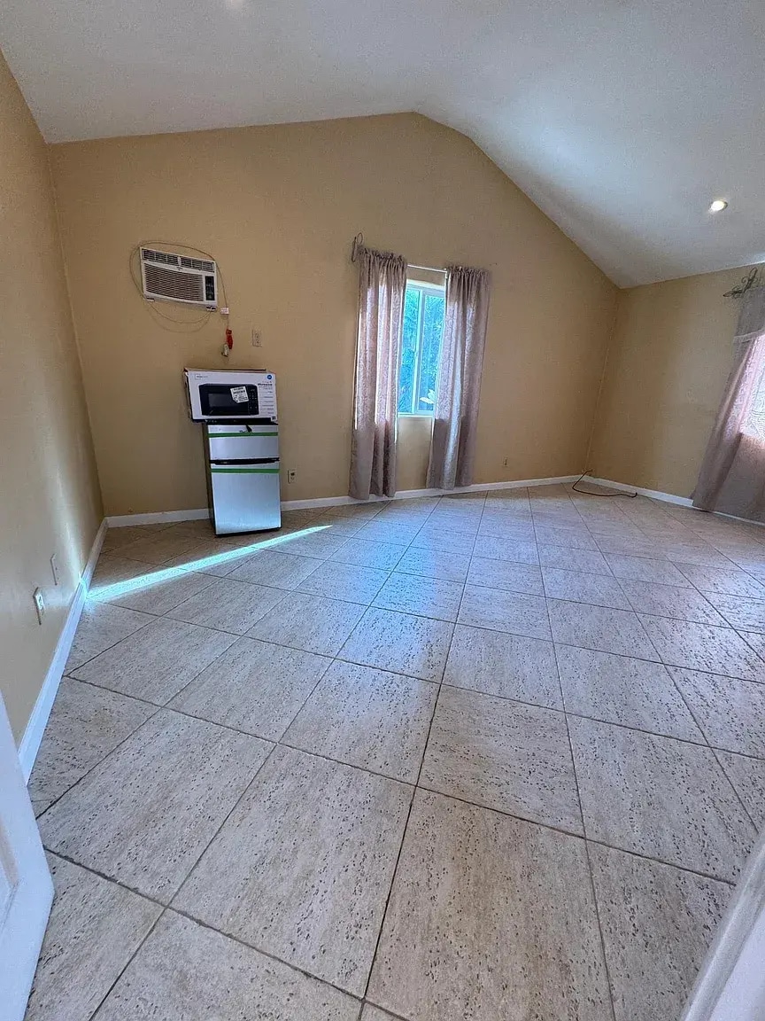 Building Photo - 648 Molinar Ave