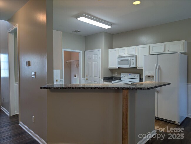 Building Photo - 175 Devon Forrest Dr