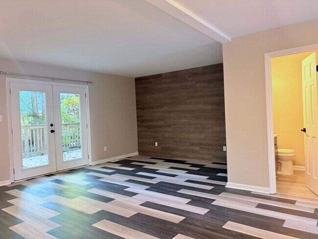 Building Photo - 6813 Glendower Rd