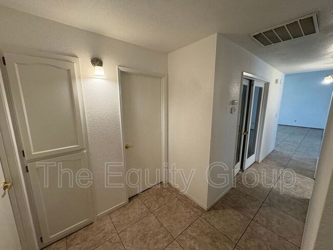 Building Photo - 1195 Santa Cruz Ave