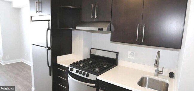 Building Photo - 5500 Friendship Blvd