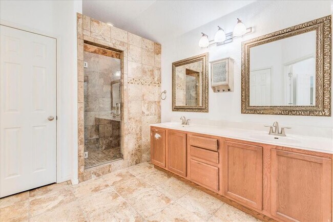 Building Photo - 7805 Huddleston Ln