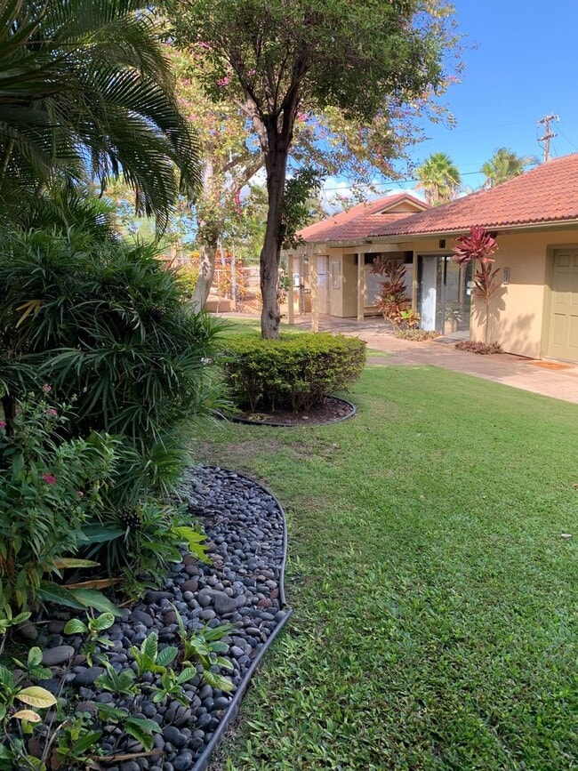 Building Photo - Maui Gardens ground floor 2 bedroom 1.5 ba...