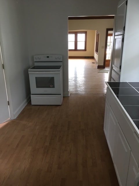 Building Photo - 1649 N Warren Ave