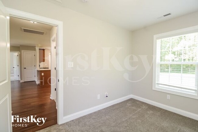 Building Photo - 438 Garland Dr