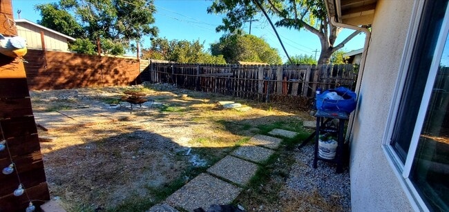 Building Photo - 6362 Newsome Dr