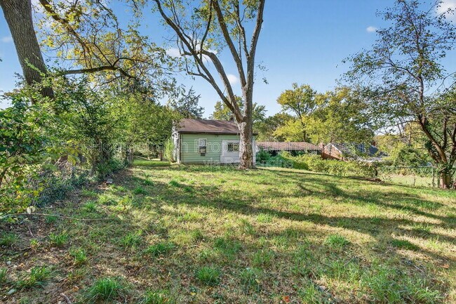 Building Photo - 6166 Emerald Ave