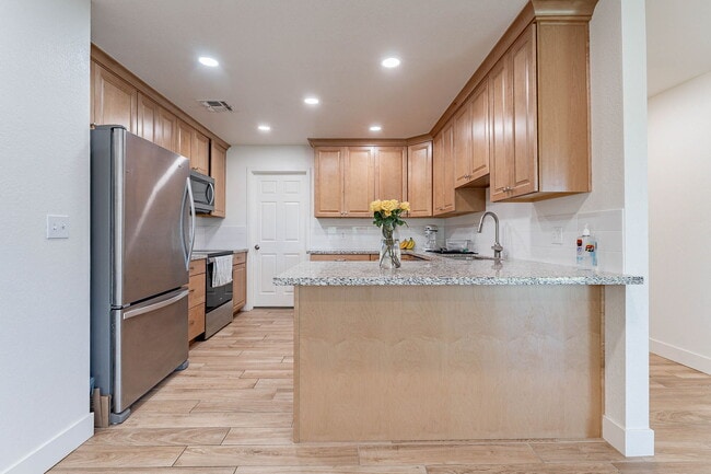 Building Photo - 651 E Kael Cir