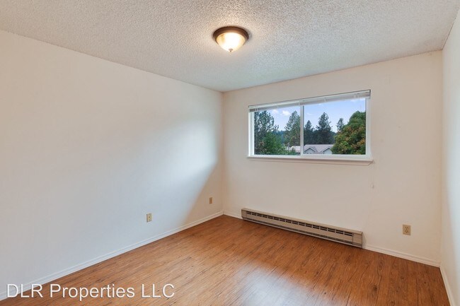 Building Photo - 1001 Emma Ave