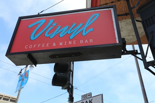 Building Photo - 226-230 Scott St