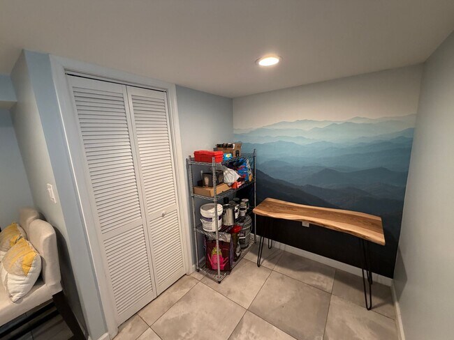 Building Photo - Beautiful Benning 3 Bedroom Renovated Bungalow Home with Yard, Parking, W/D.