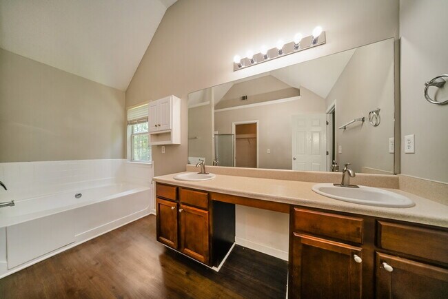 Building Photo - 53 Birchfield Ct