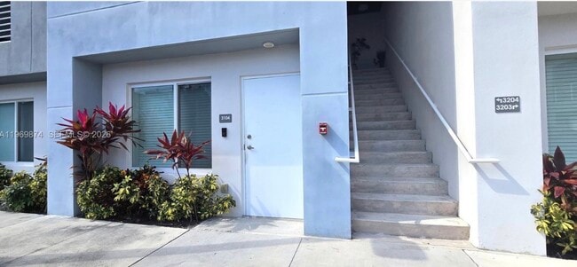 Building Photo - 2535 NE 193rd St