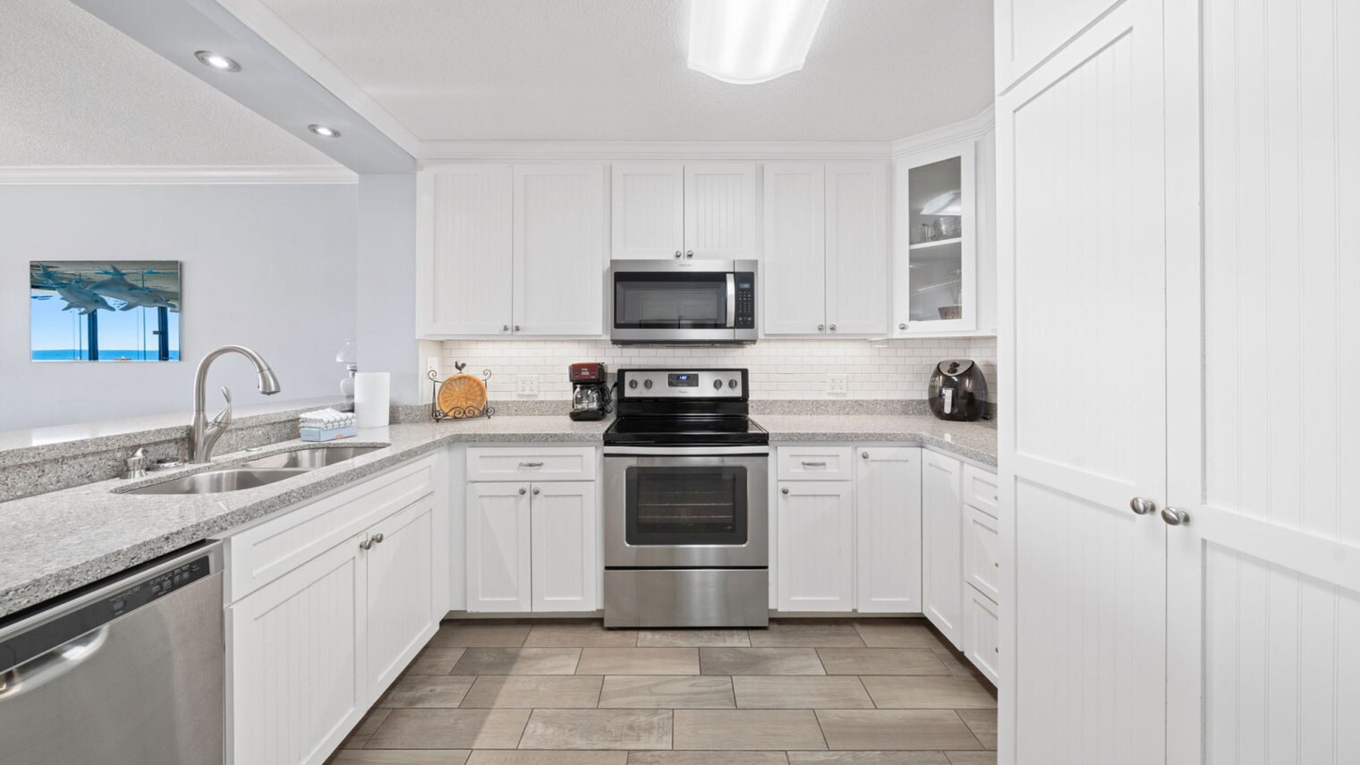 Building Photo - 7205 Thomas Dr