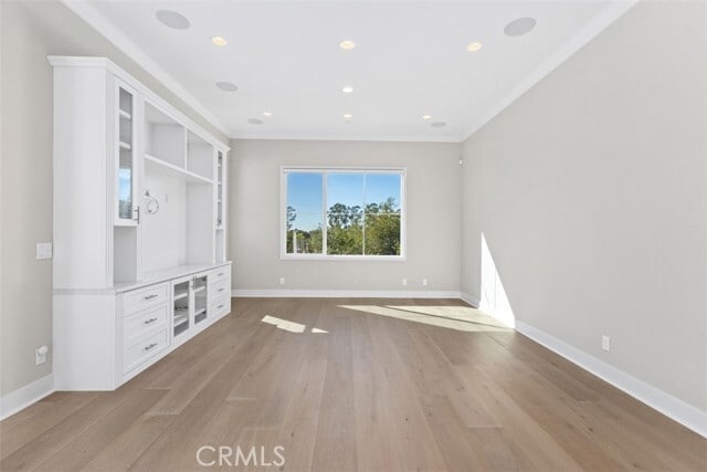 Building Photo - 157 Novel