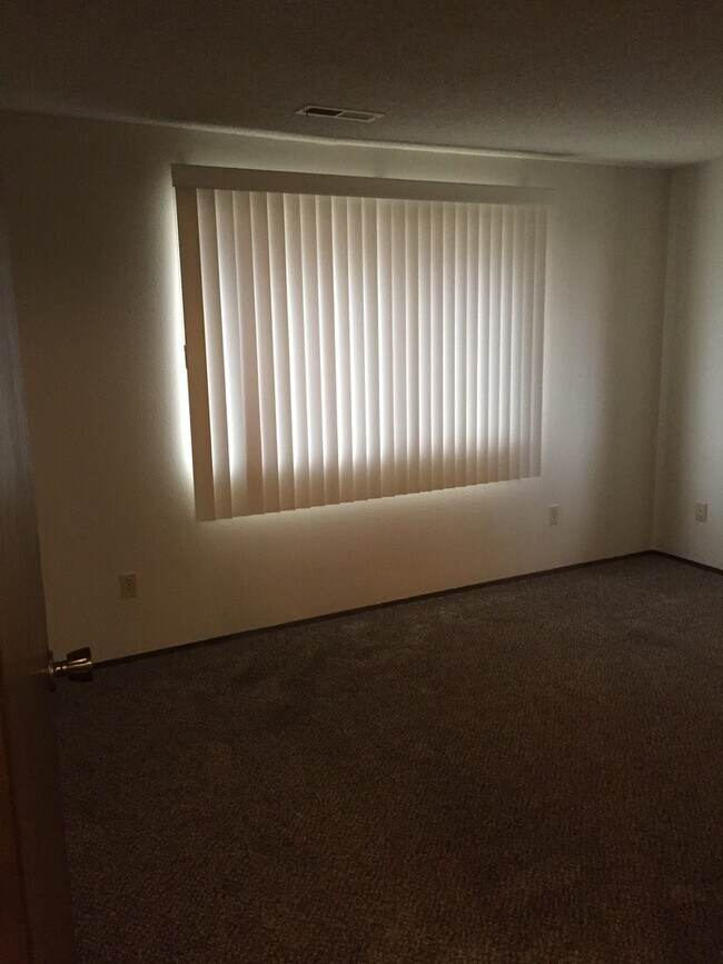 Building Photo - 1205 W Ivy Ave