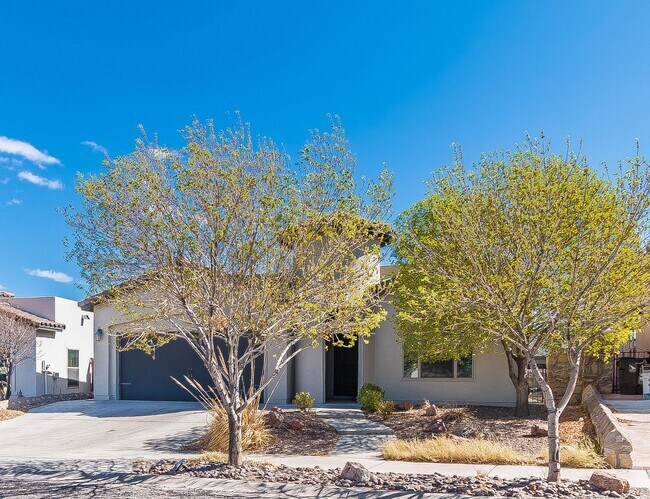 Building Photo - 871 Maple Park Ave