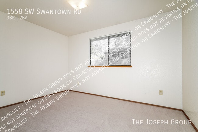 Building Photo - 1558 SW Swantown Rd