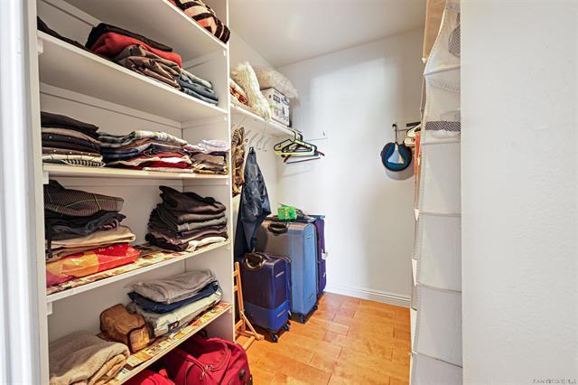 Building Photo - 9409 Fairgrove Ln