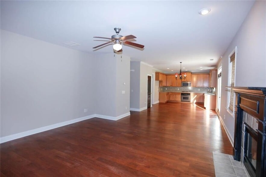 Building Photo - 3380 Gables Ct