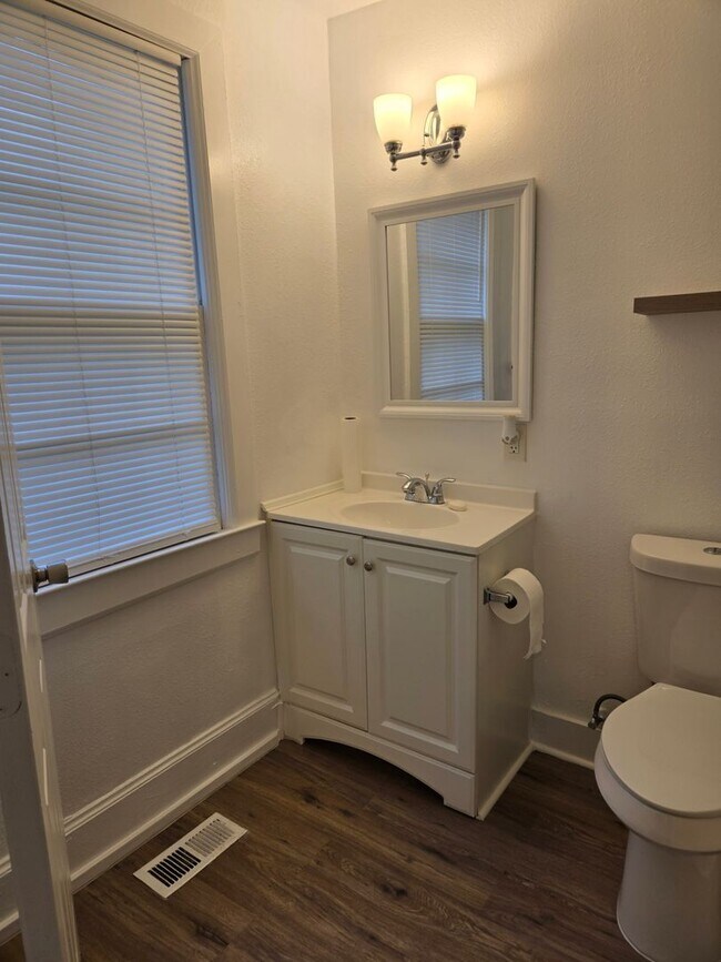 Building Photo - 4 Bedroom; 2 Bath home with Central Heatin...