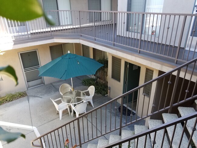 Building Photo - 18564 Clark St