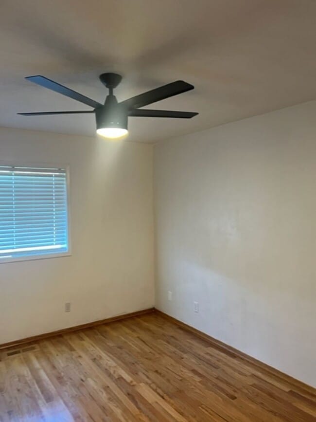Building Photo - DESIREABLE RANCH STYLE HOME