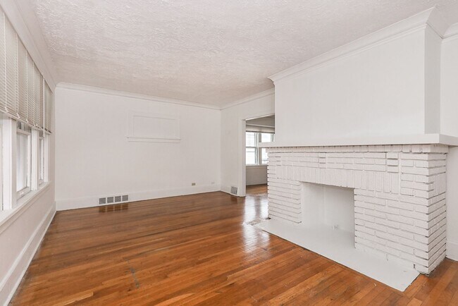 Building Photo - 3333 Desota Ave