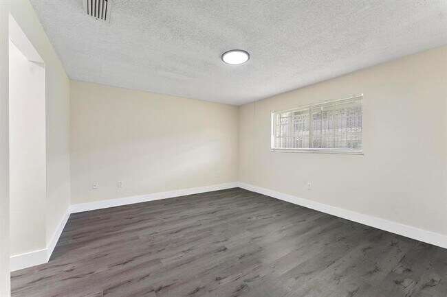 Building Photo - 8851 NW 119th St