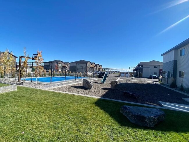 Building Photo - Teton River Lofts 2107