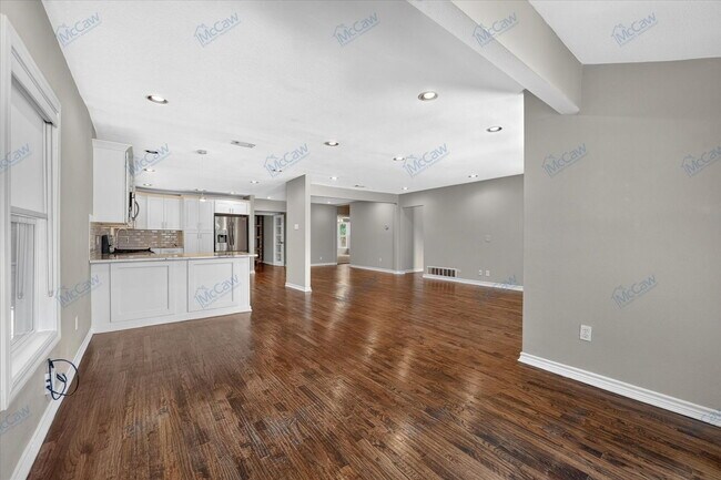 Building Photo - 4727 Wateka Dr