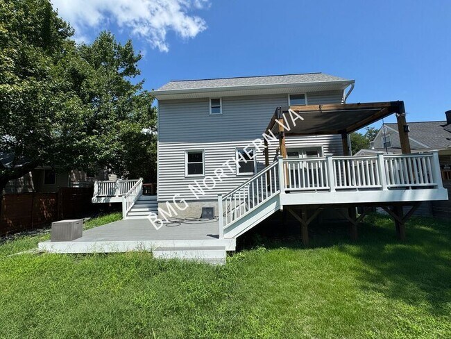 Building Photo - 1909 Rollins Dr