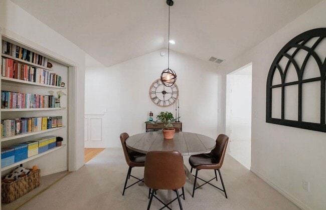 Building Photo - Single Level Home with a 2 car garage