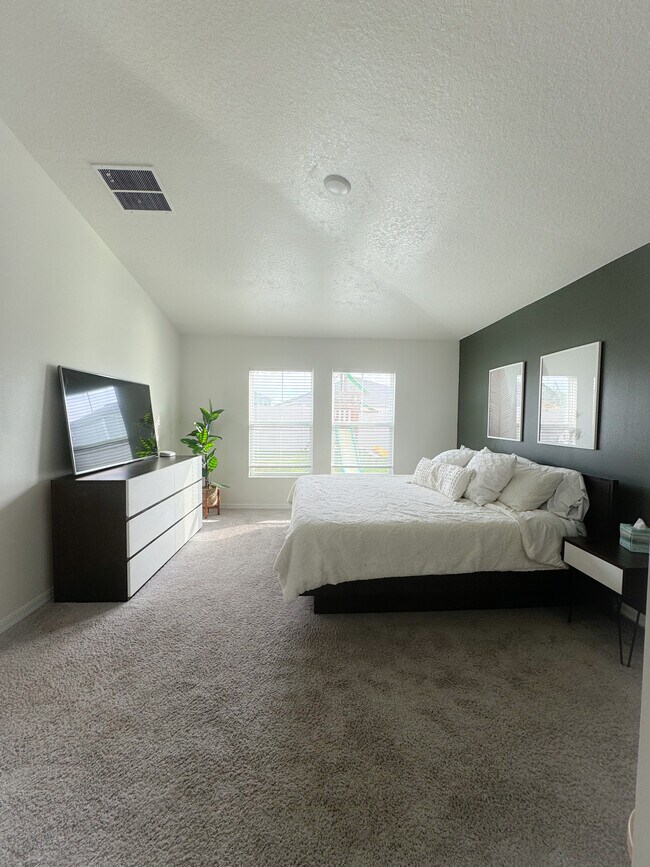 Building Photo - 5670 Arlington River Dr