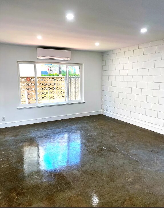 Building Photo - 1008 7th St