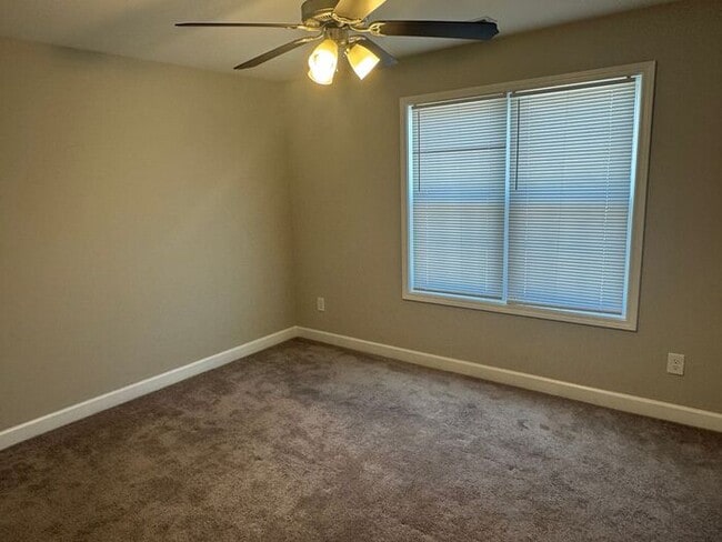 Building Photo - Convenient location near downtown Granite Quarry