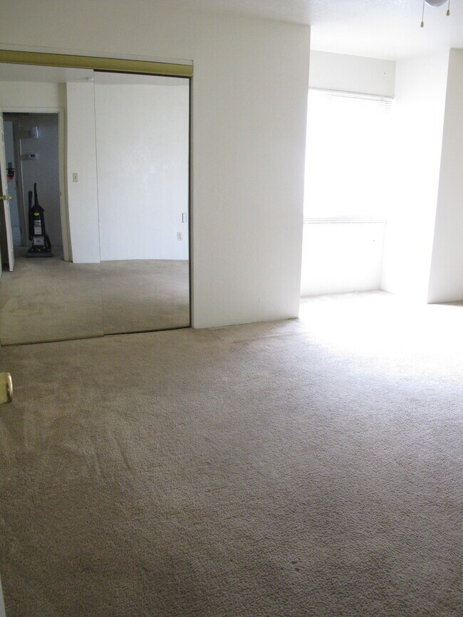 Building Photo - 1620 N Fremont Ave